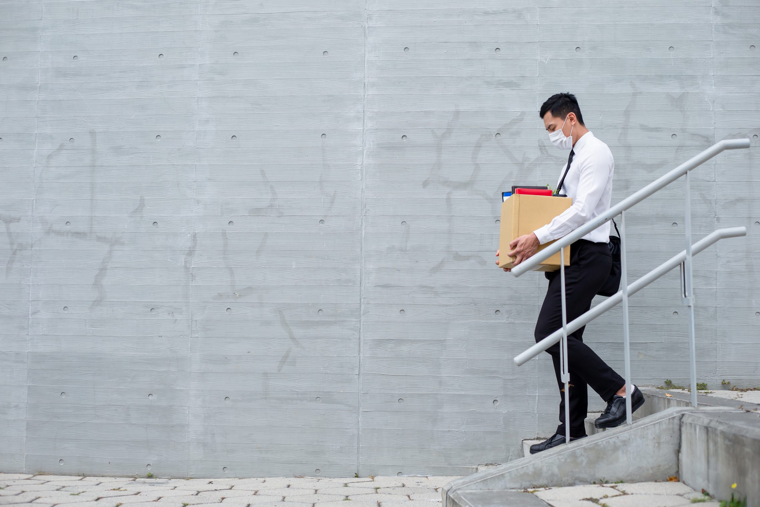 Can an unemployed individual take legal money lender loans